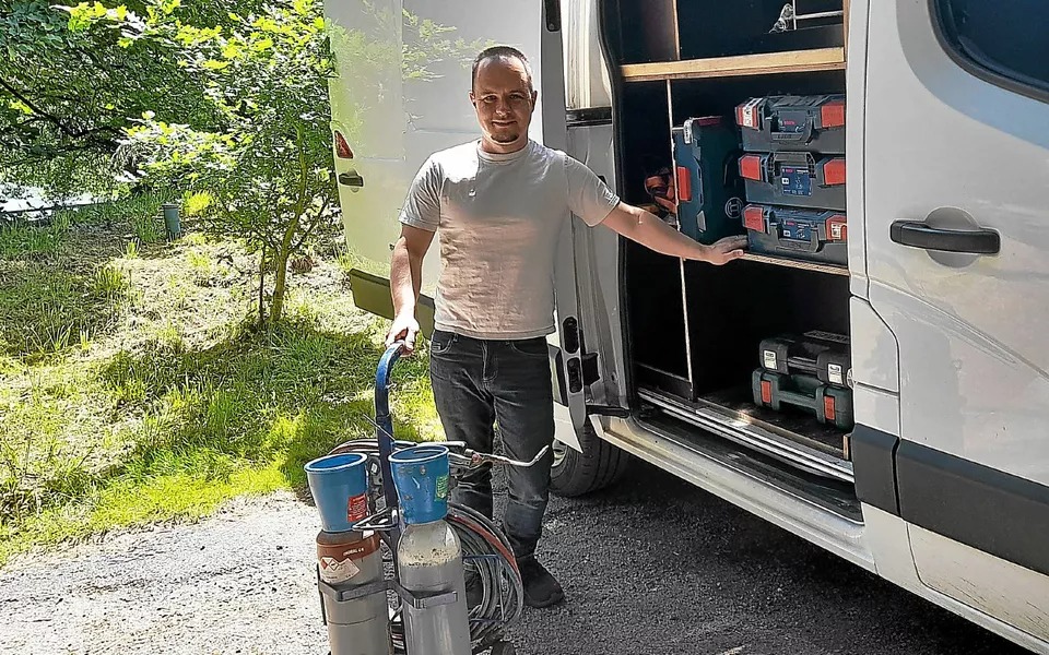 Plombier chauffagiste en intervention à Moustoir-Ac